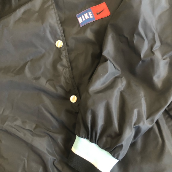 Vintage Nike Jacket—from the 90s - Picture 2 of 7